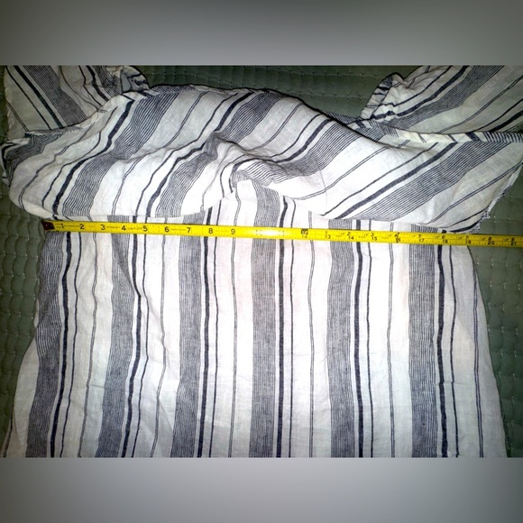 Saks Fifth Avenue Black grey and White Striped off the shoulder Blouse. Size M - Picture 7 of 9